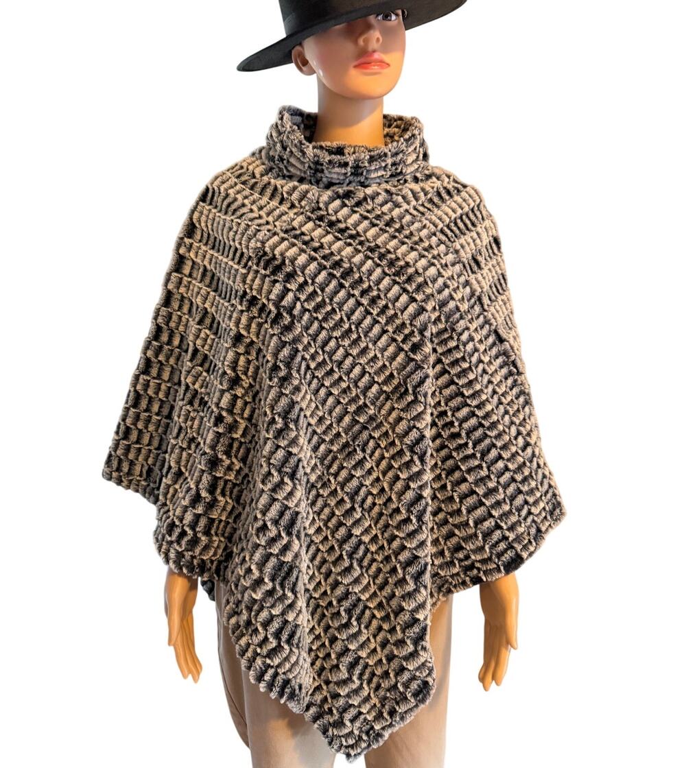 Madison 88 Faux Fur Poncho, Women's One Size - Picture 1 of 5